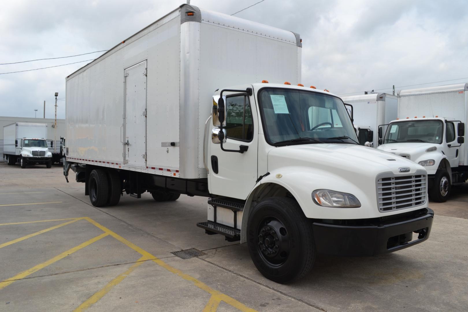 2019 WHITE /BLACK FREIGHTLINER M2-106 with an CUMMINS B6.7L 240HP engine, ALLISON 2500RDS AUTOMATIC transmission, located at 9172 North Fwy, Houston, TX, 77037, (713) 910-6868, 29.887470, -95.411903 - Photo#2